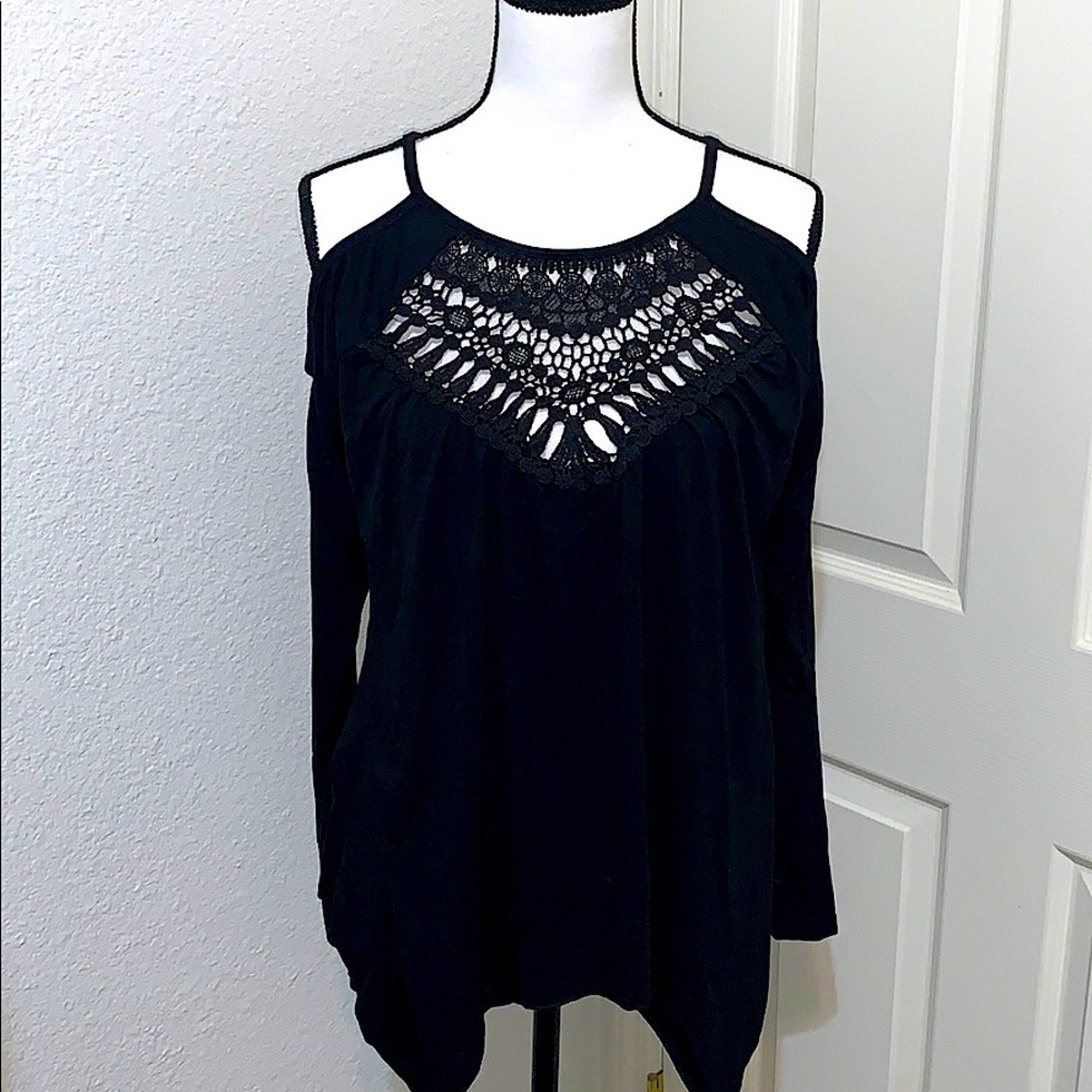 NWT lace front peep shoulder blouse